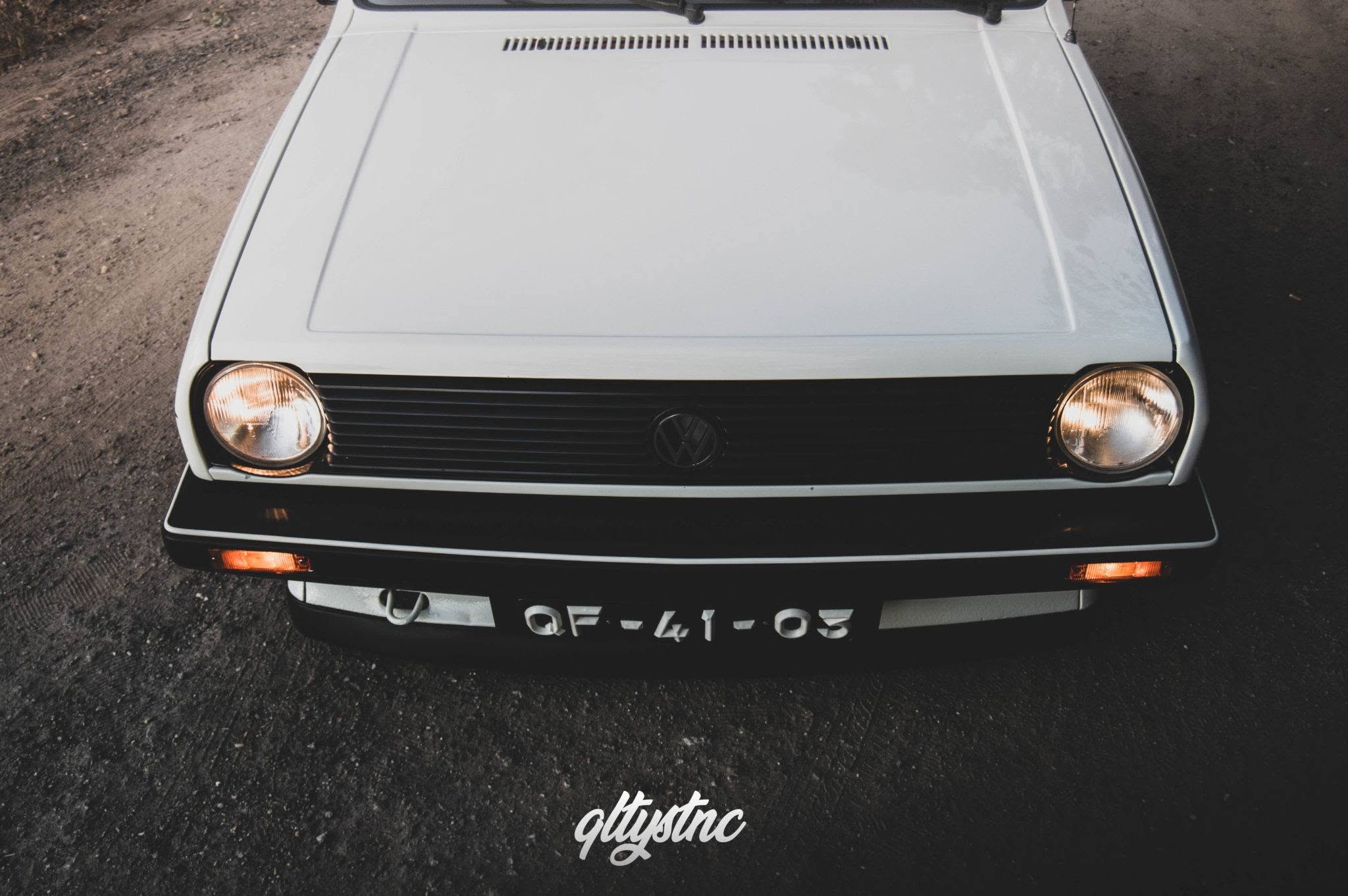 Frente do Polo Steilheck, farolins acesos