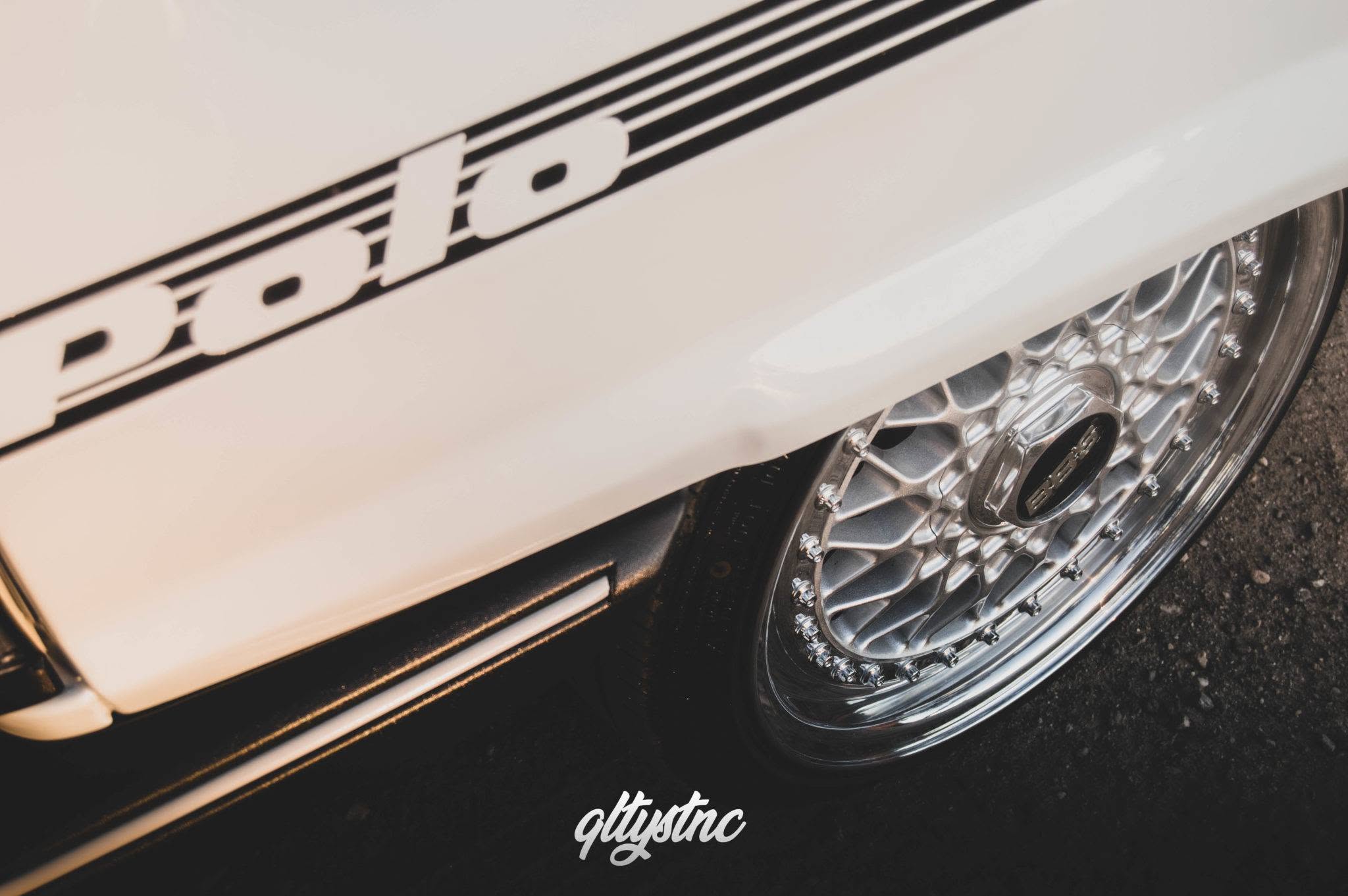 Detalhe da jante BBS e vinil lateral Polo