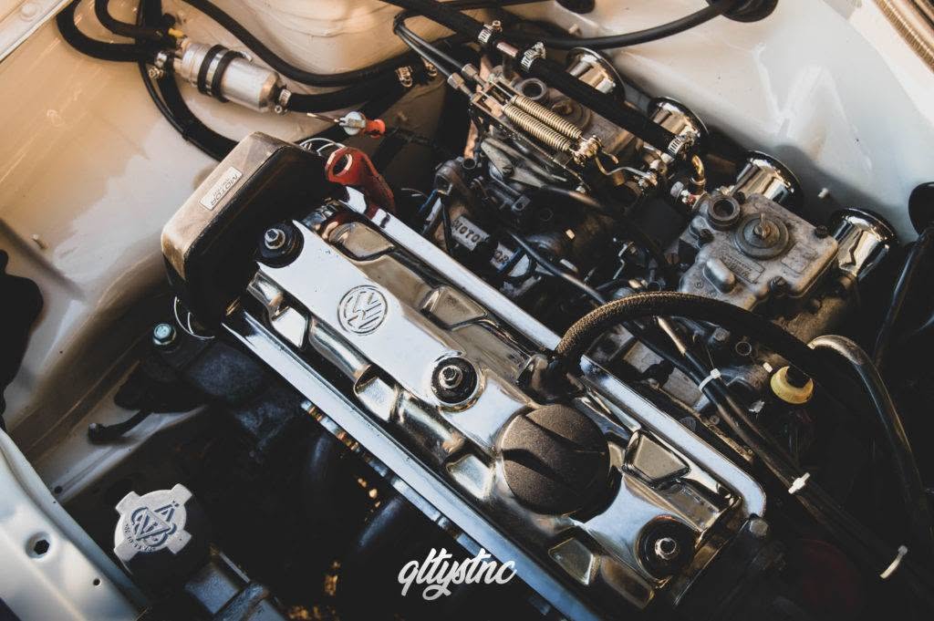 Motor 1.0 com carburadores Weber duplos